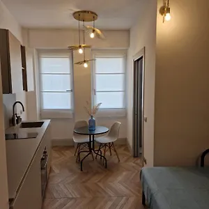  Apartment Place - Piazza V Giornate In The Center- Wifi - Netflix Italy